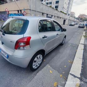 Toyota Yaris 1.0 5 porte Now cn gpl