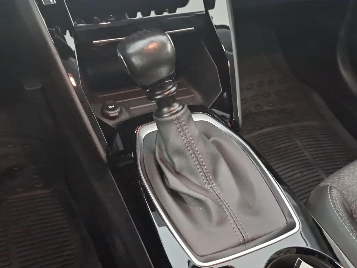 PEUGEOT 208 1.5 GT-LINE