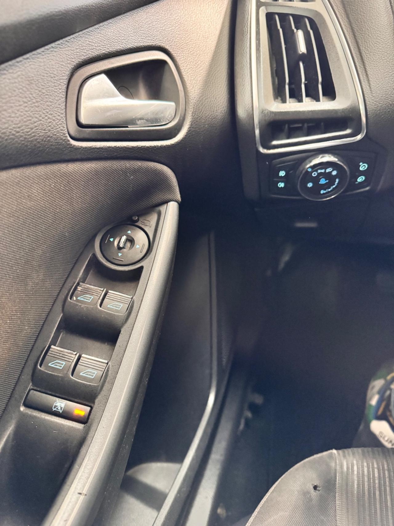 Ford Focus 1.6 TDCi 116 Cv 5P. Titanium - 11/2011