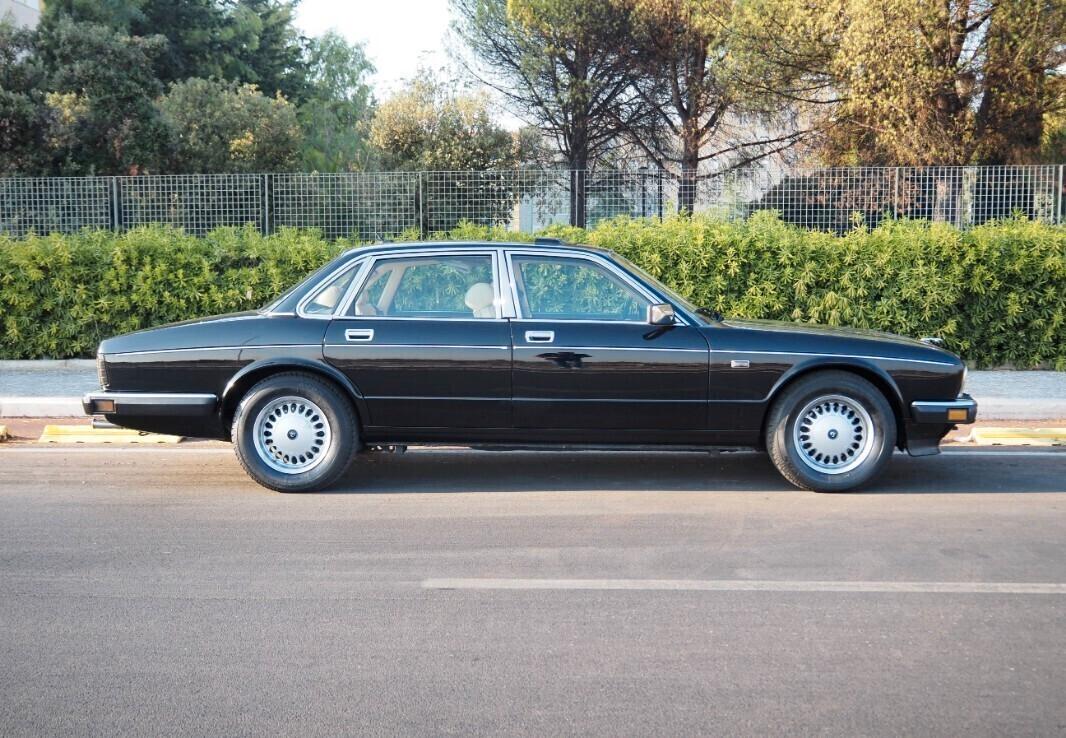 Jaguar XJ40 3.6