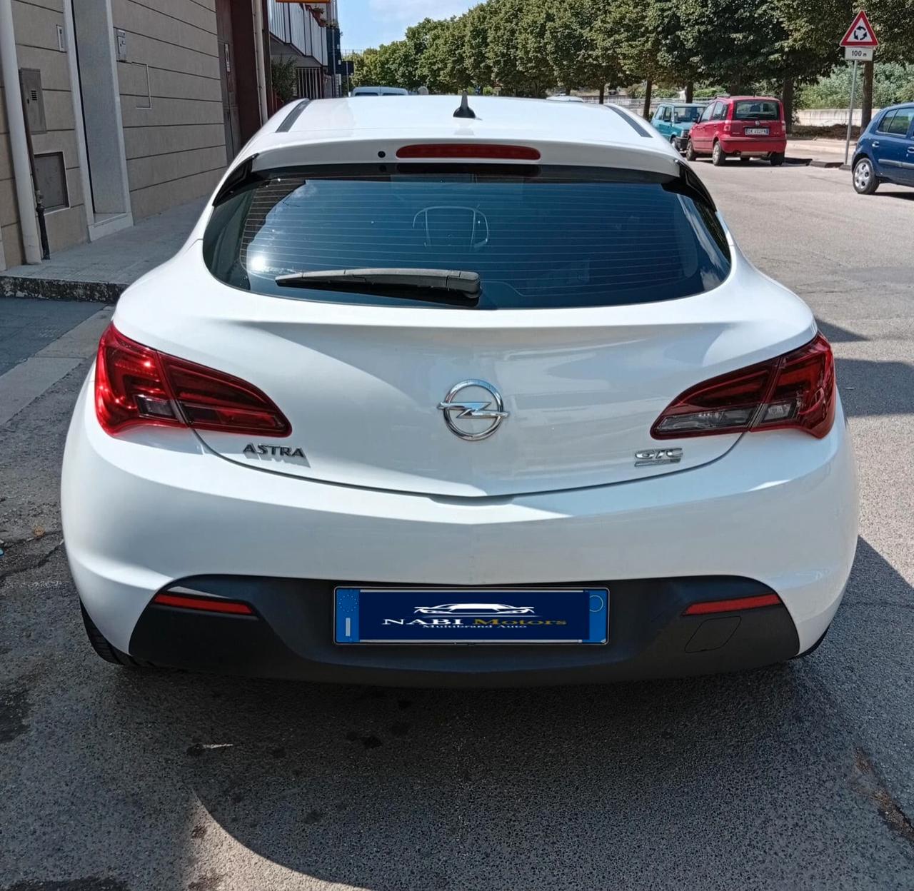Opel Astra GTC 1.6 CDTI 110CV S&S 3 porte Cosmo