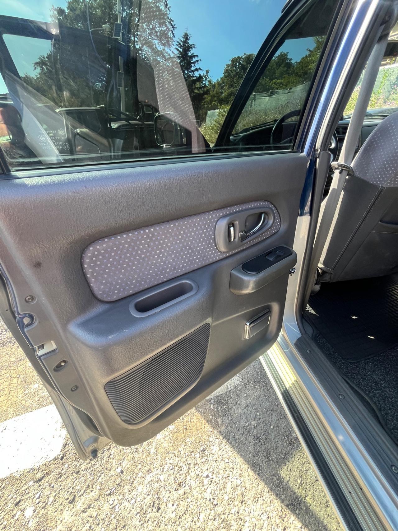 Mitsubishi L200 2.5 TDI 4WD Club Cab Pup. GLS Targ.
