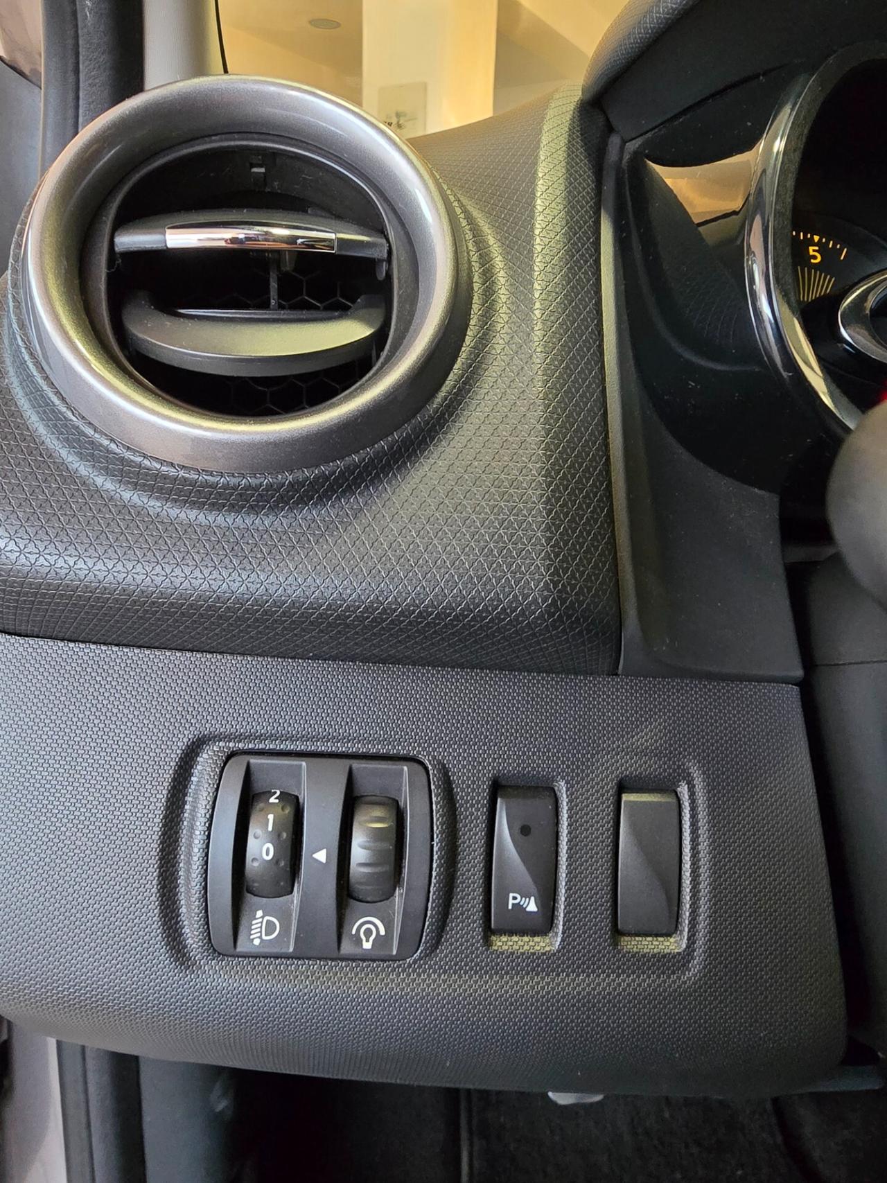 Renault Clio Dci 75CV 5 porte Costume National