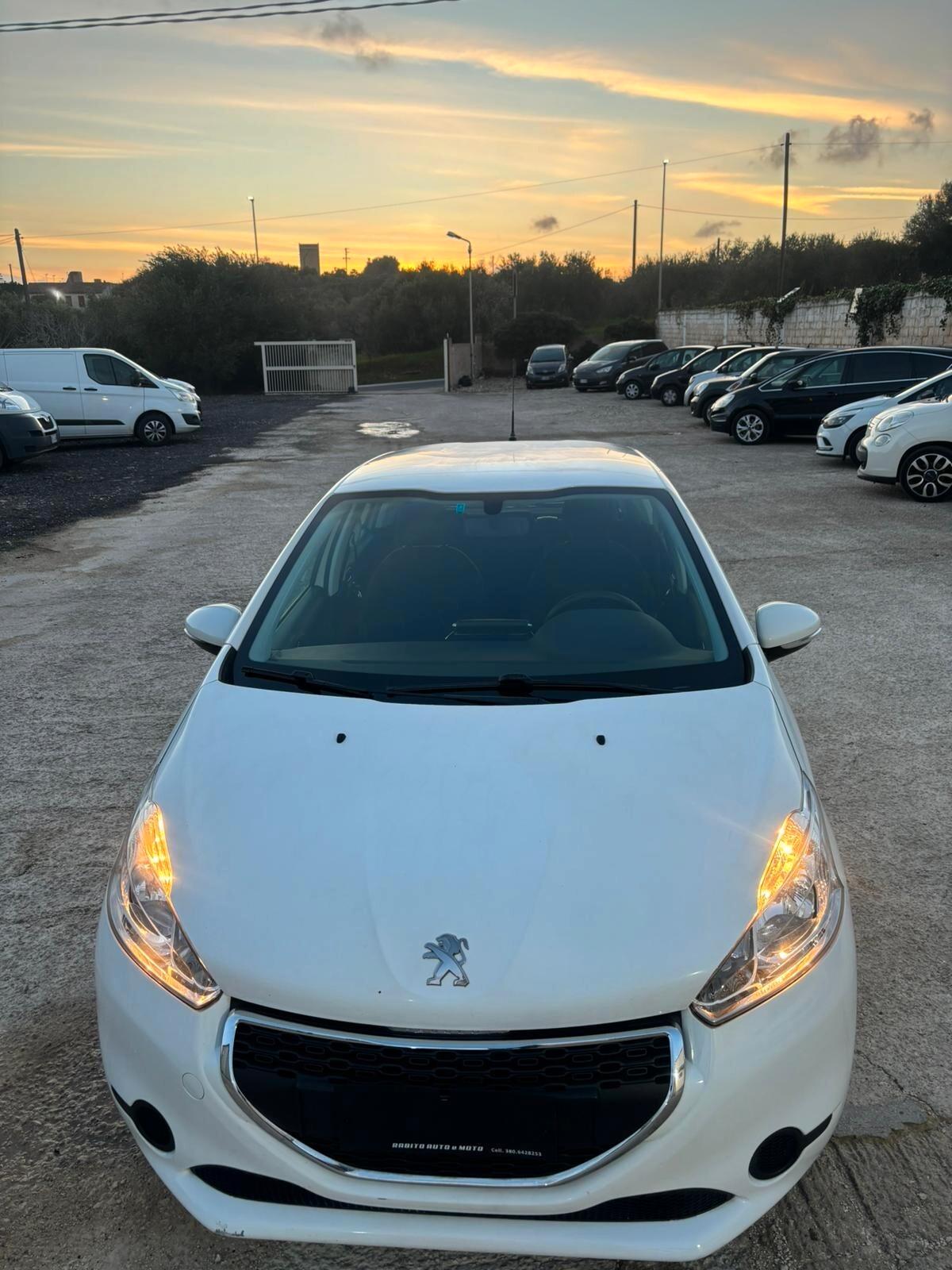 Peugeot 208 1.4 HDi 68 CV 5 porte Allure