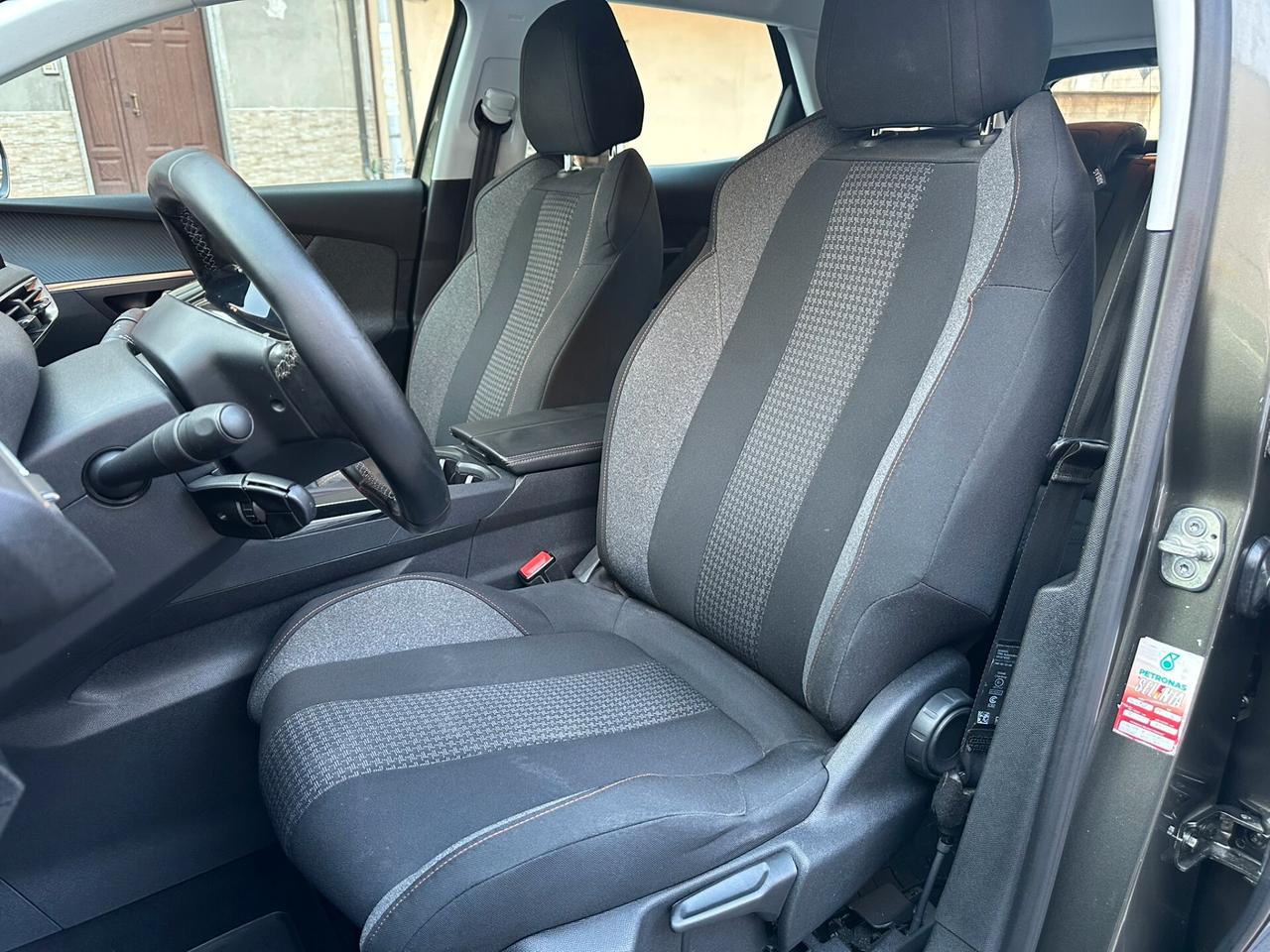 Peugeot 3008 Blue HDi 120 S&S EAT6 Business