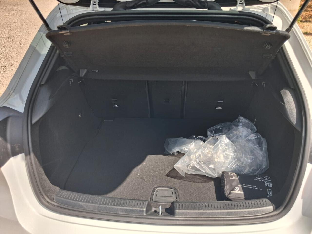 Mercedes-benz A 35 AMG 4 MATIC