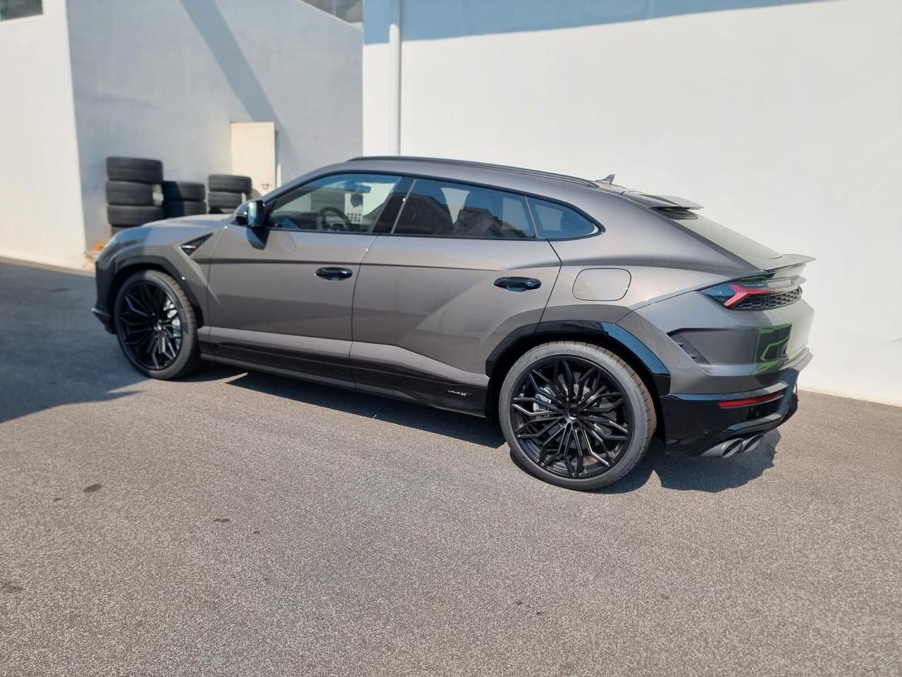 Lamborghini Urus 4.0 SE IN ARRIVO!