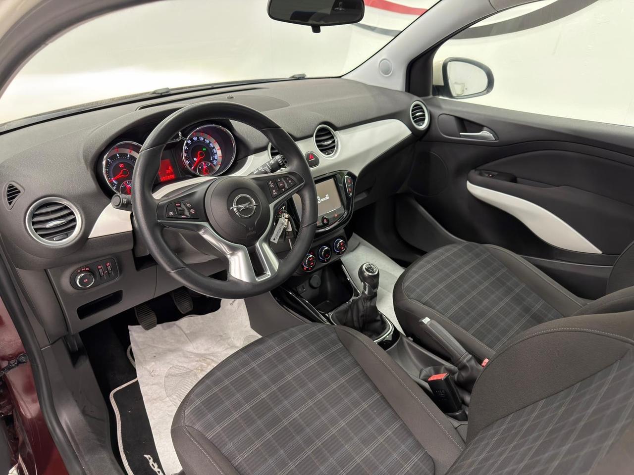 Opel Adam 1.2 70 CV Glam