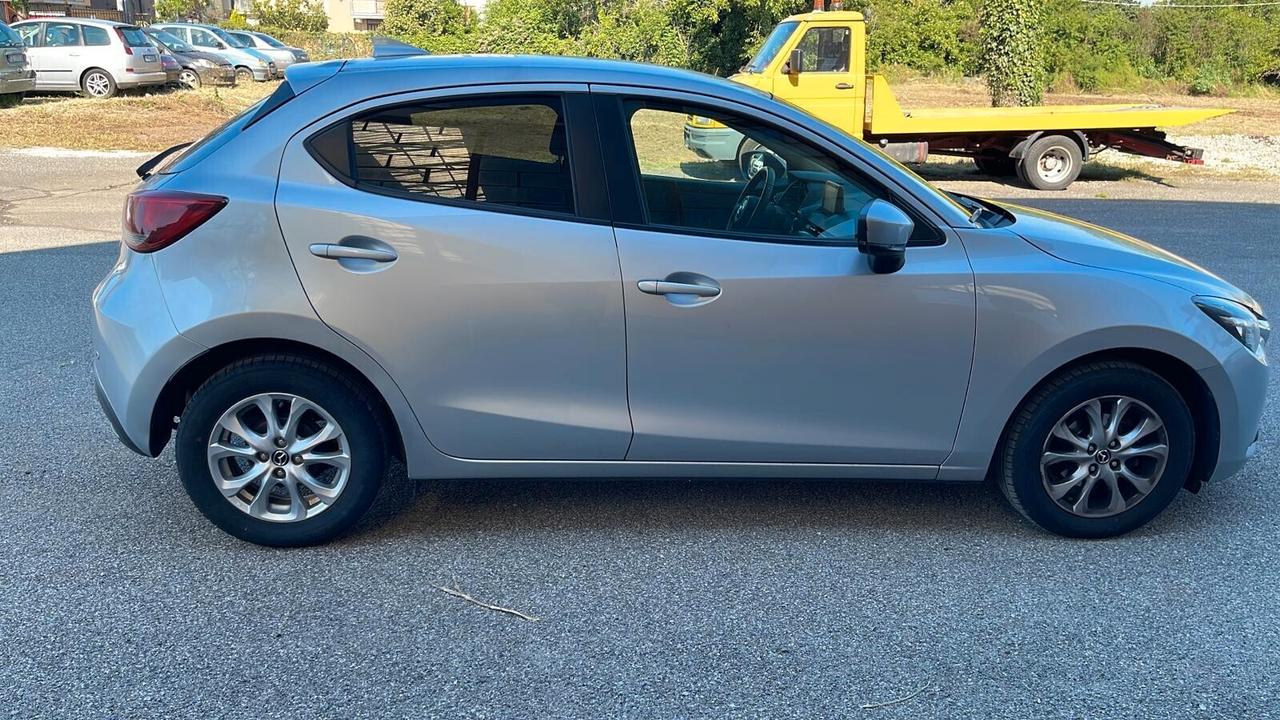 Mazda 2 - 1.5 cambio manuale PER NEOPATENTATI