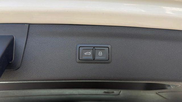 AUDI Q3 2.0 TDI 150 CV Business