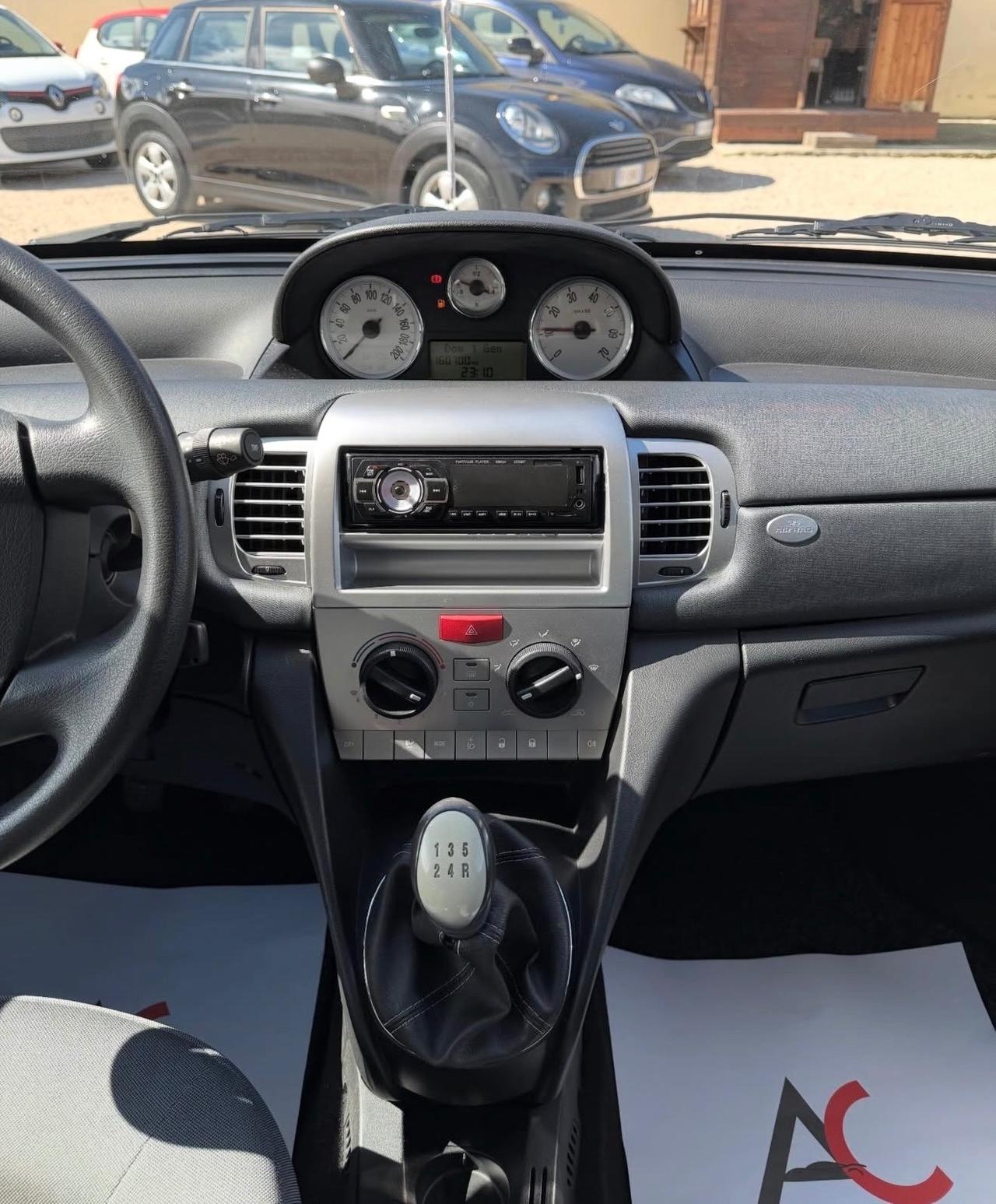 Lancia Ypsilon 1.2 Oro Bianco