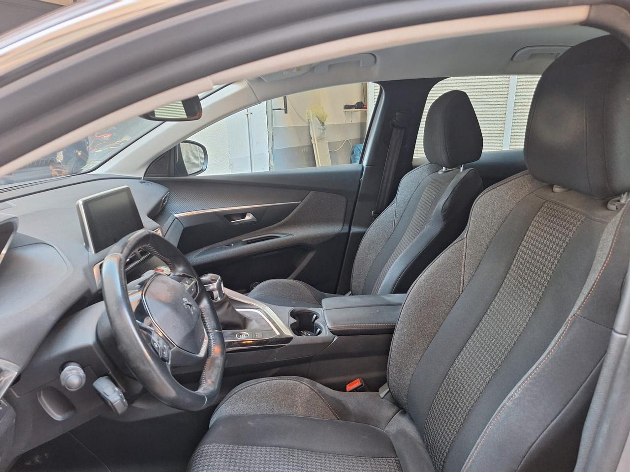 Peugeot 3008 BlueHDi 130 S&S Active Pack