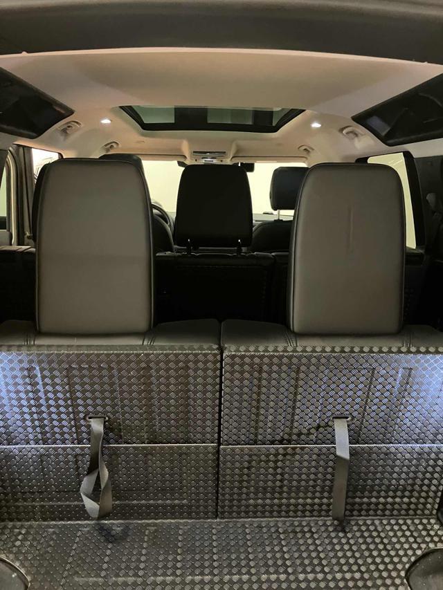 LAND ROVER Defender 110 3.0D I6 200 CV AWD Auto SE 7 POSTI