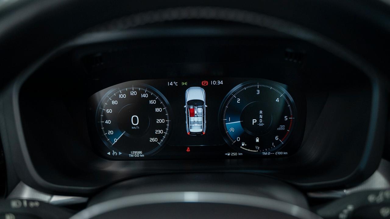 Volvo XC60 B4 2.0 AWD R DESIGN AUTO XENO PELLE NAVI FULL OPTI