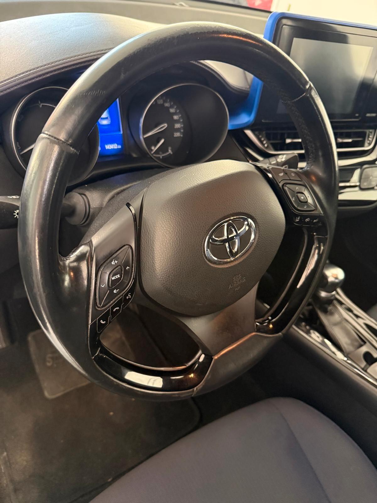 Toyota C-HR 1.8 Hybrid E-CVT Trend