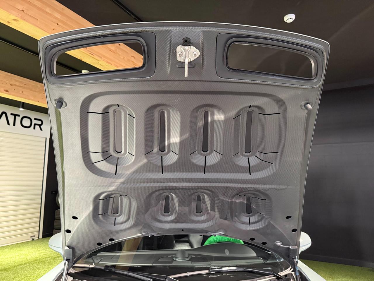 Porsche 911 Coupe 3.0 Dakar auto