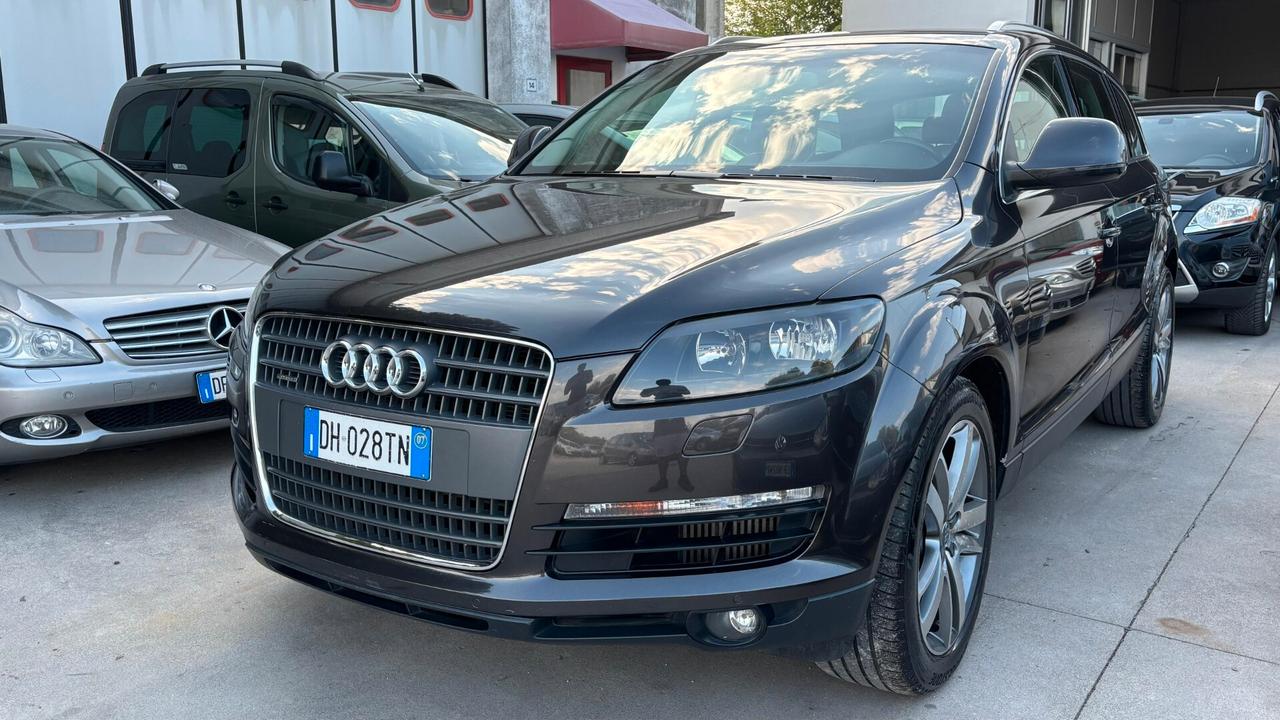 Audi Q7 3.0 V6 TDI 233CV quattro tiptronic