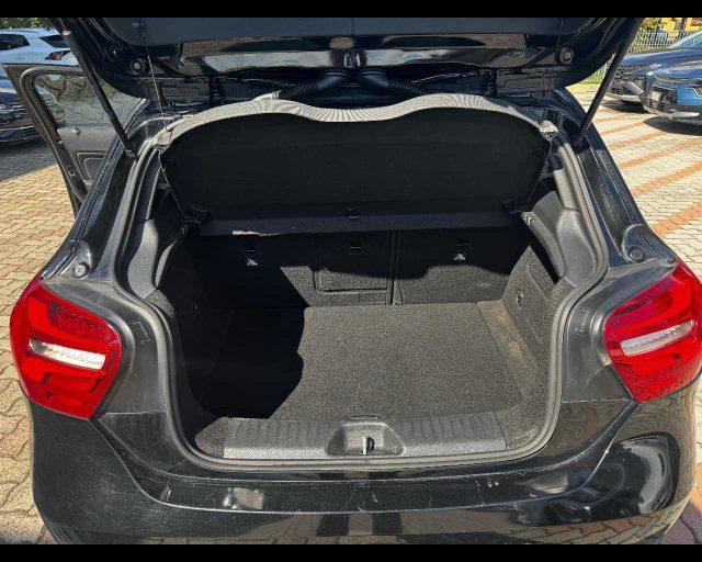 MERCEDES-BENZ A 180 d Automatic Sport