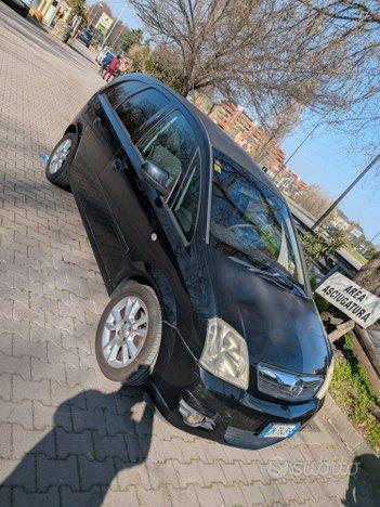 Opel Meriva 1.6 benzina