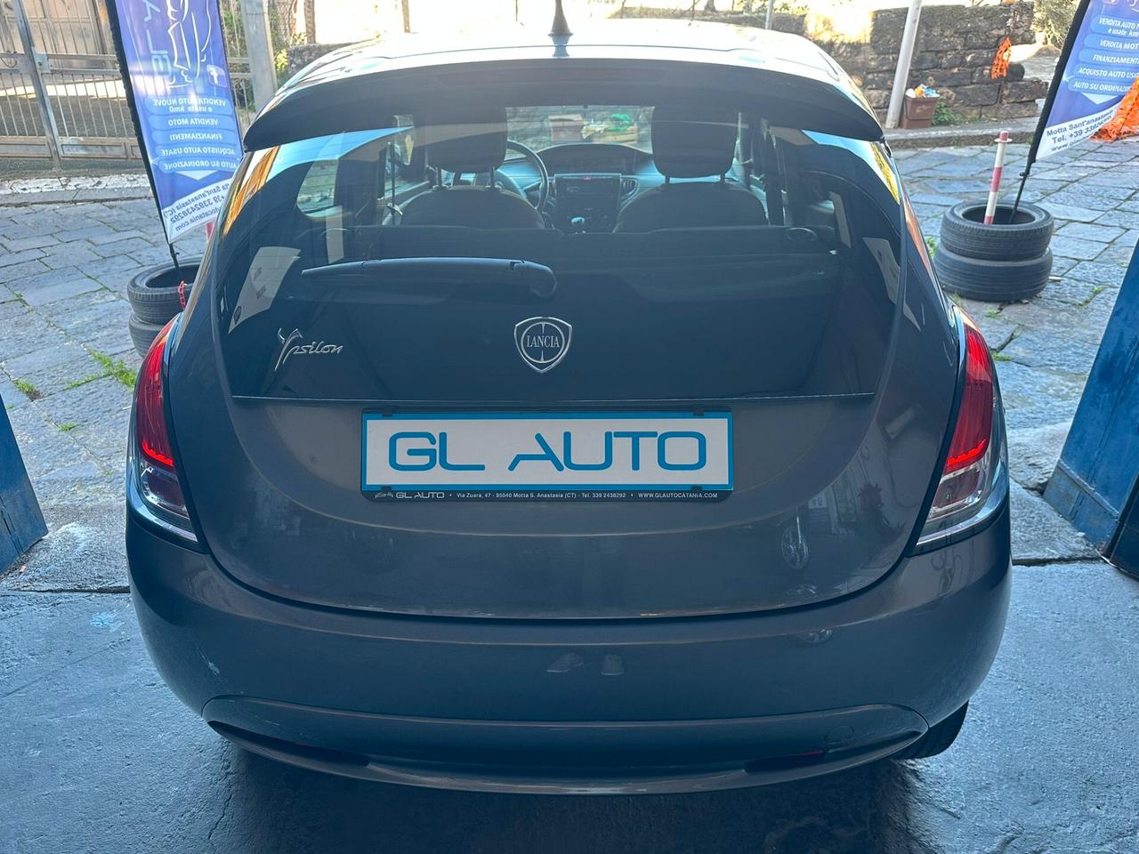 Lancia Ypsilon 1.2 69 CV 5 porte Silver