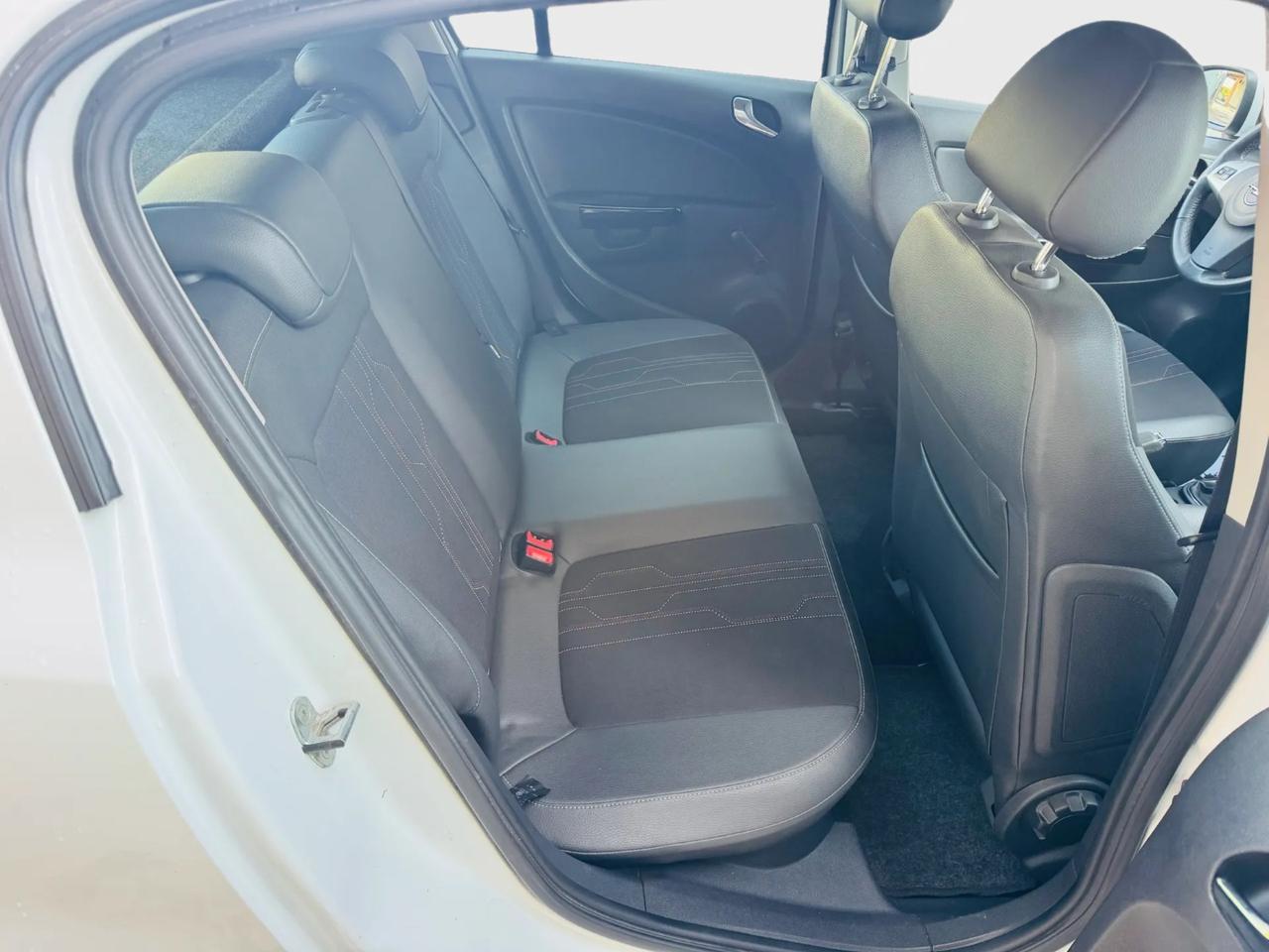 Opel Corsa 1.2 benzina gpl anno 2013