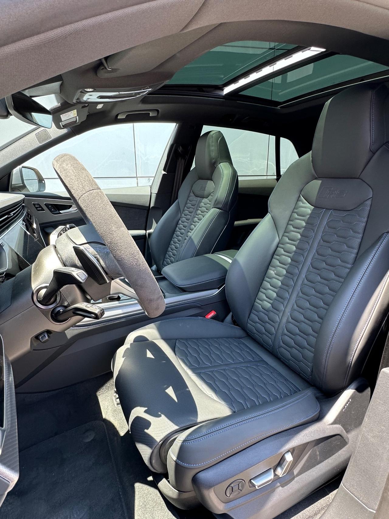 Audi RSQ8 performance possibilità noleggio no scoring