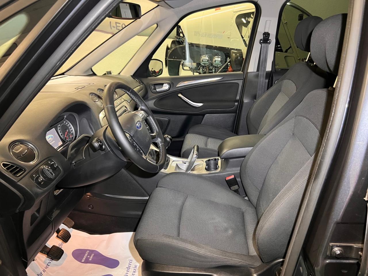 Ford Galaxy 2.0 TDCi 140 CV Ghia DPF