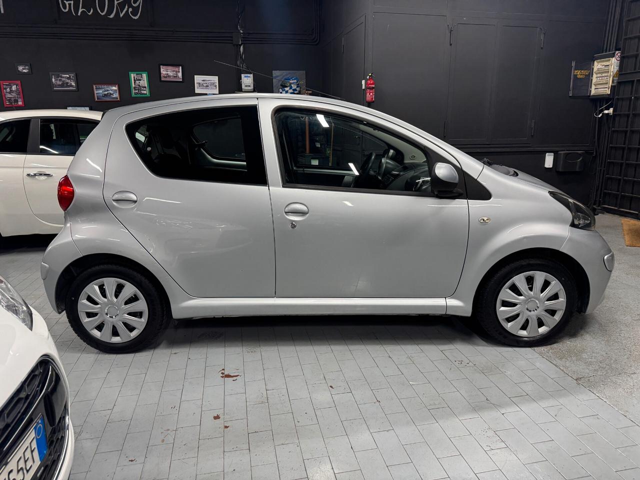 Toyota Aygo 1.0 12V VVT-i 5 porte Sol Neopatentati