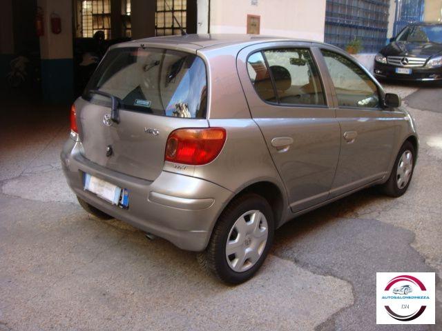 TOYOTA - Yaris - 1.3i 16V Sol * km 36000*