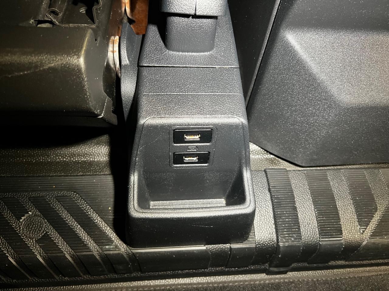 Ford Transit Custom 320 2.0 EcoBlue Hybrid 130 PC Combi Trend