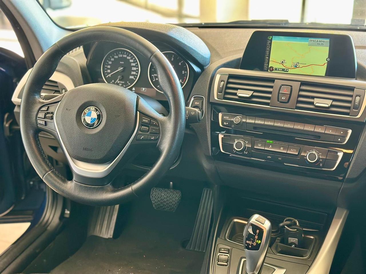 Bmw 120 120d 5p. Advantage