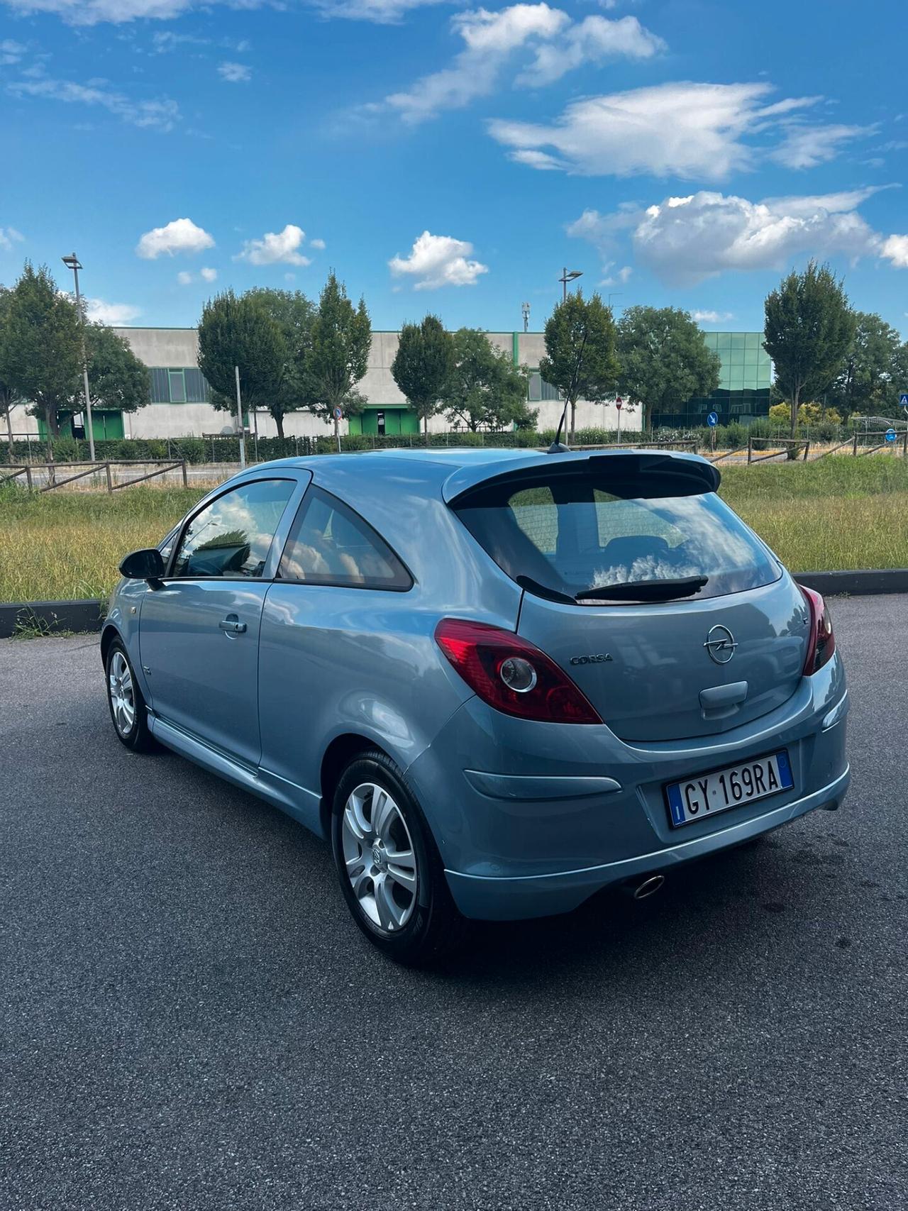 Opel Corsa 1.2 Neopatentati