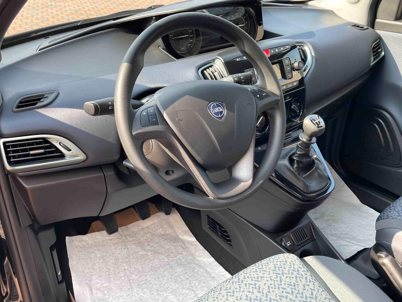 Lancia Ypsilon 1.0 FireFly 5 porte S&S Hybrid Oro