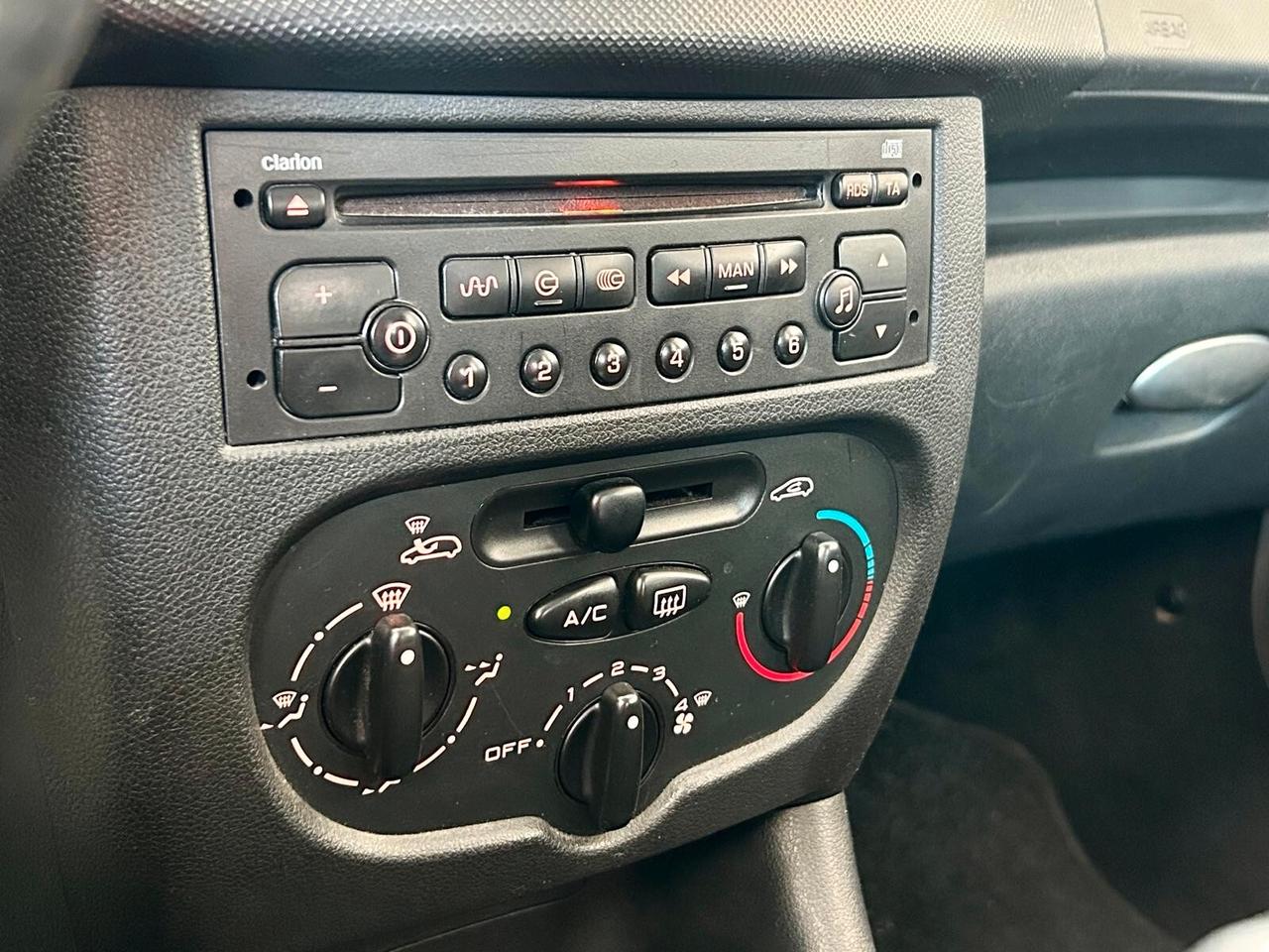 Peugeot 206 *206 PLUS 2010* 90.000KM*DISTRIBUZIONE FATTA* NEOPATENTATI* TAGLIANDO* ONESTA*