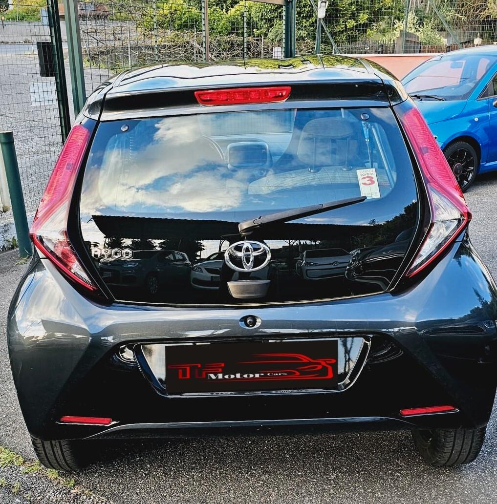 Toyota Aygo Connect 1.0 VVT-i 72 CV 5 porte x-play