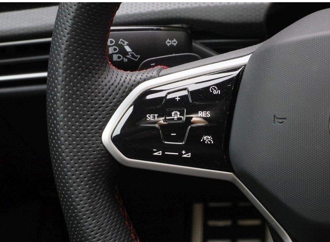 Volkswagen Golf GTI Golf 2.0 TSI GTI DSG
