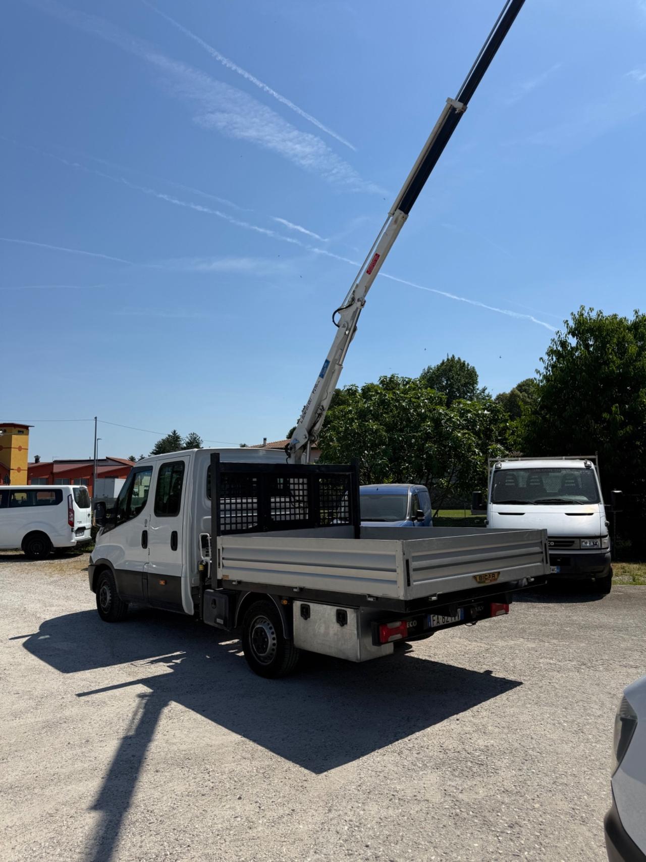Iveco daily gru 7 posti