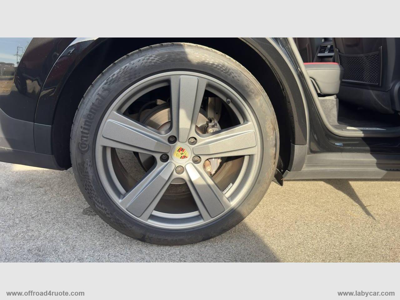 PORSCHE Cayenne 3.0 V6