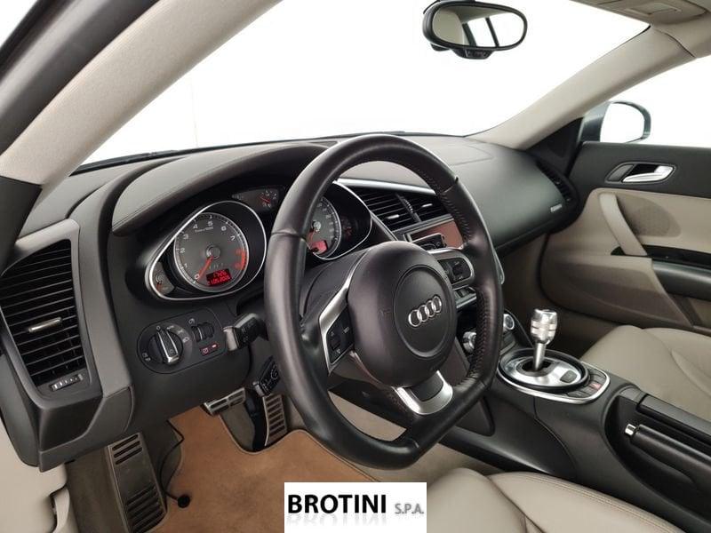 Audi R8 R8 Coupe 4.2 V8 quattro r-tronic