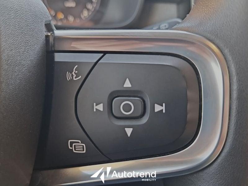 Volvo XC40 Recharge T5 180+82 CV Recharge Plug-in Hybrid TETTO Inscription