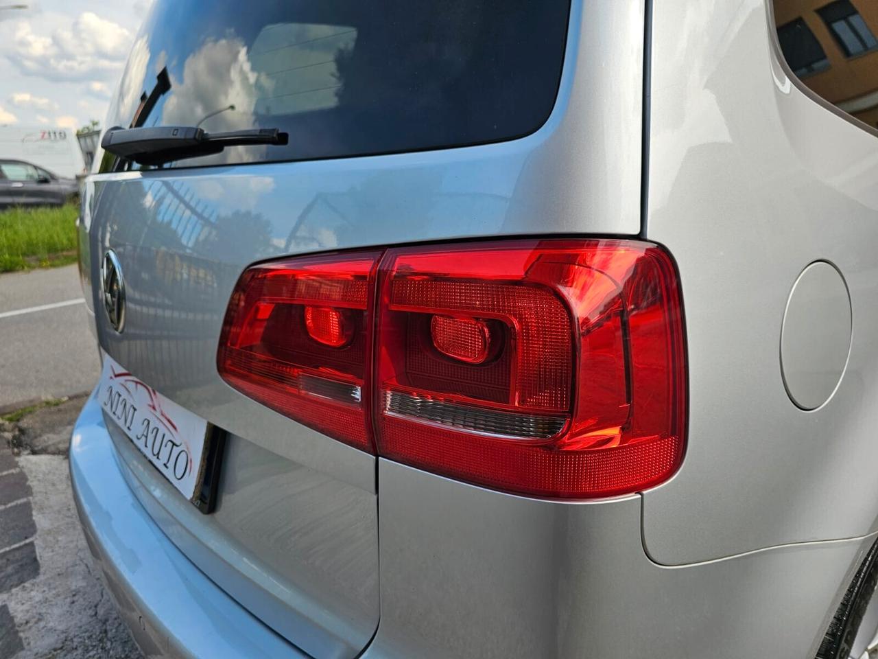 Volkswagen Touran 1.6 TDI 105cv DSG Trendline*Navi*Pdc*5Posti*