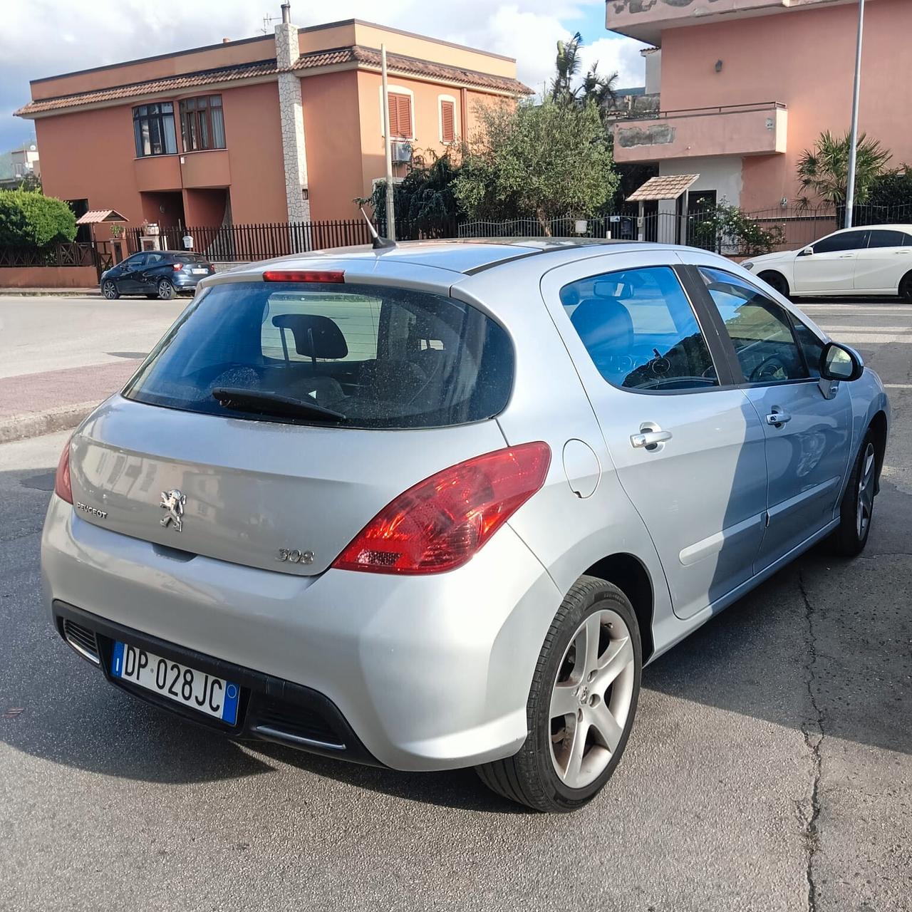 Peugeot 308 1.6 HDi 110CV 5p. 2-Tronic Tecno