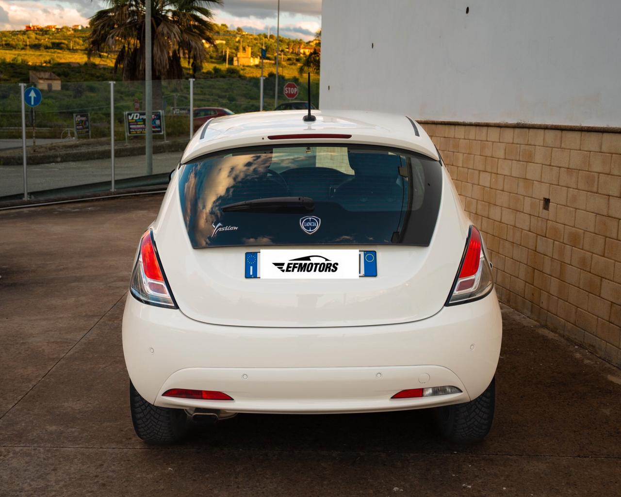 Lancia Ypsilon 1.2 69 CV 5 porte S&S Gold