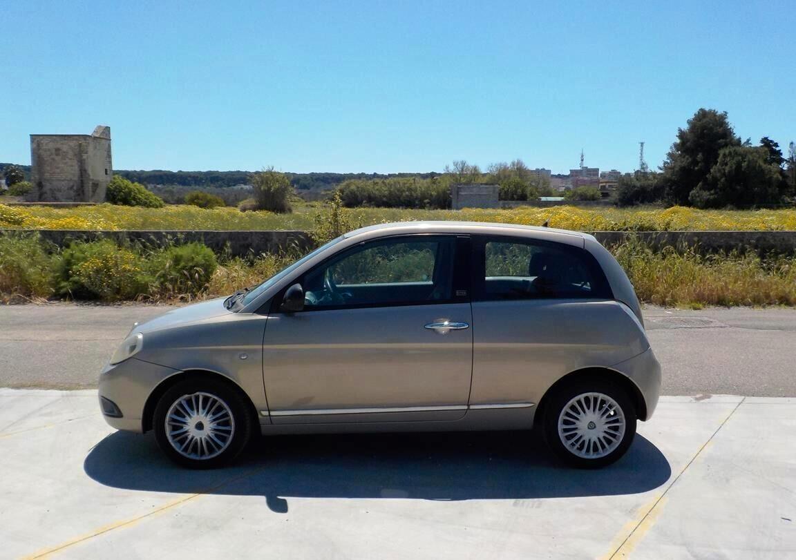 Lancia Ypsilon 1.3 MJT 75 CV Diva