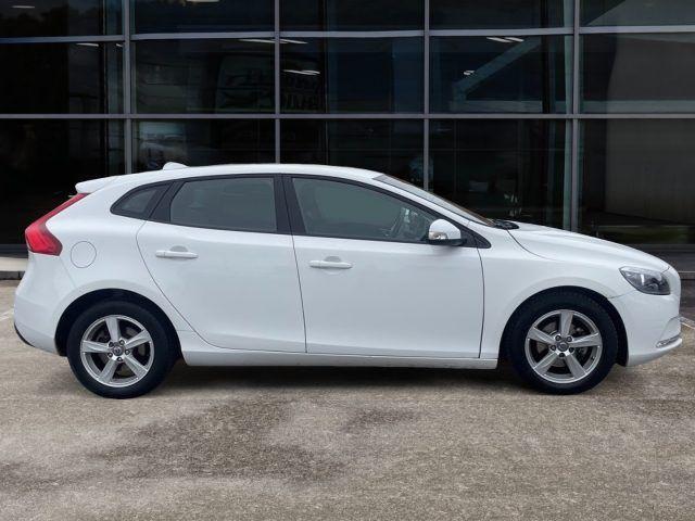 VOLVO V40 D2 1.6 DIESEL 115 CV Momentum