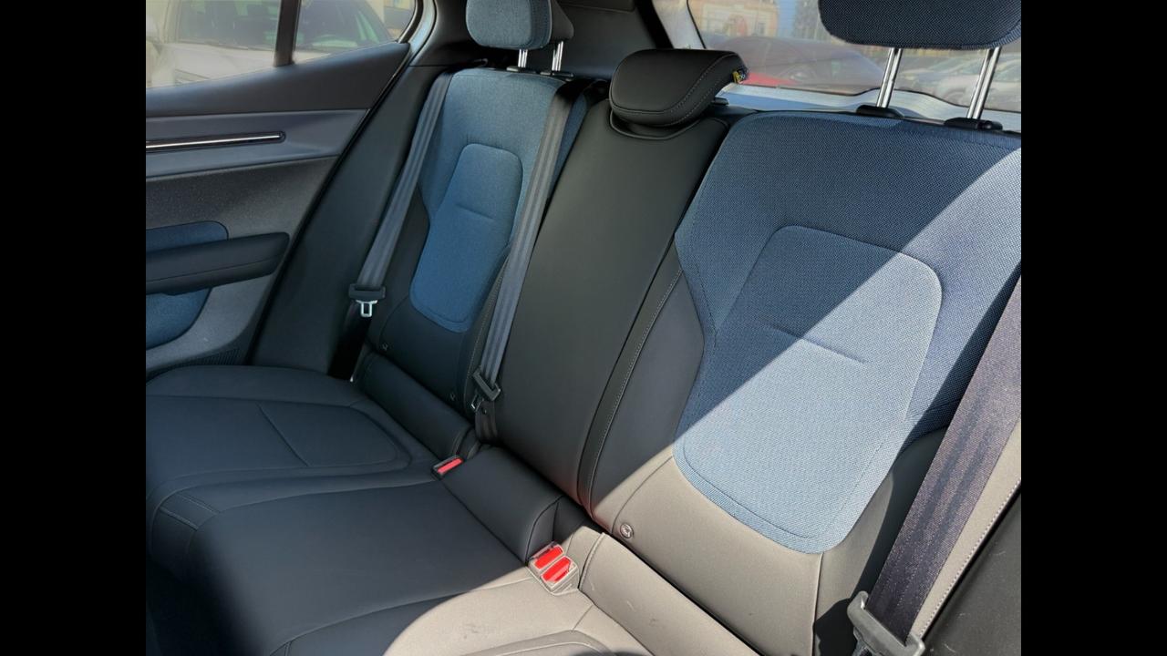 VOLVO EX30 - EX30 single motor Plus rwd
