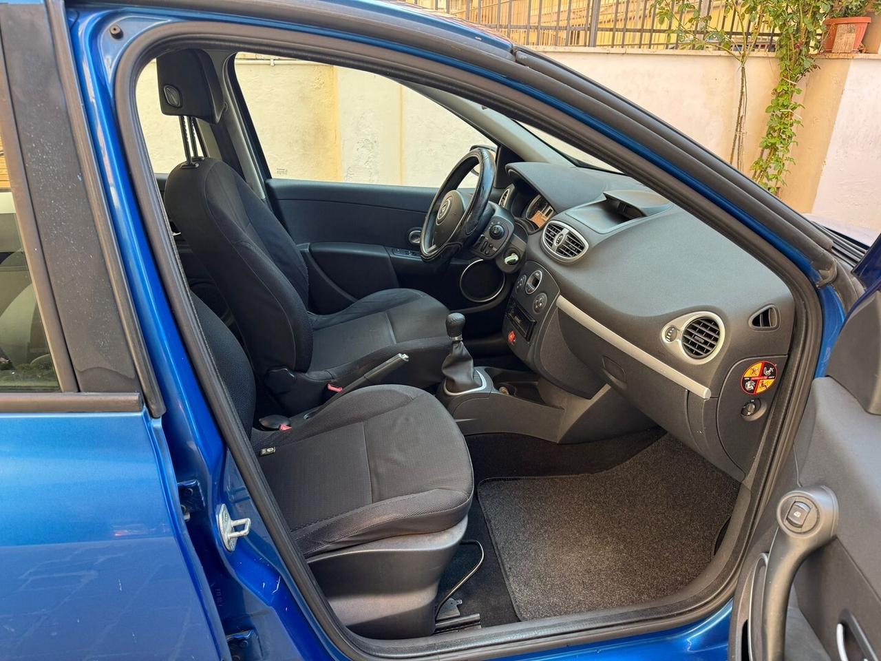 RENAULT Clio 1.2 16V 5 porte Luxe
