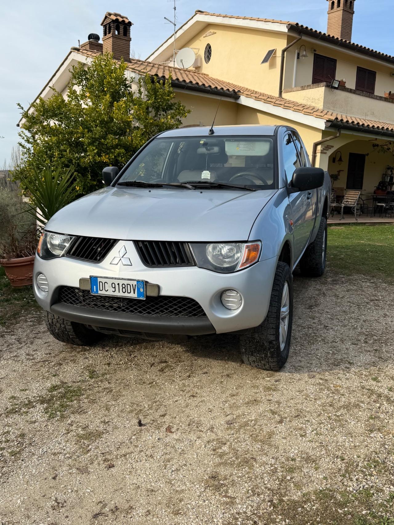 Mitsubishi L200 2.5 DI-D/136CV Single Cab Inform