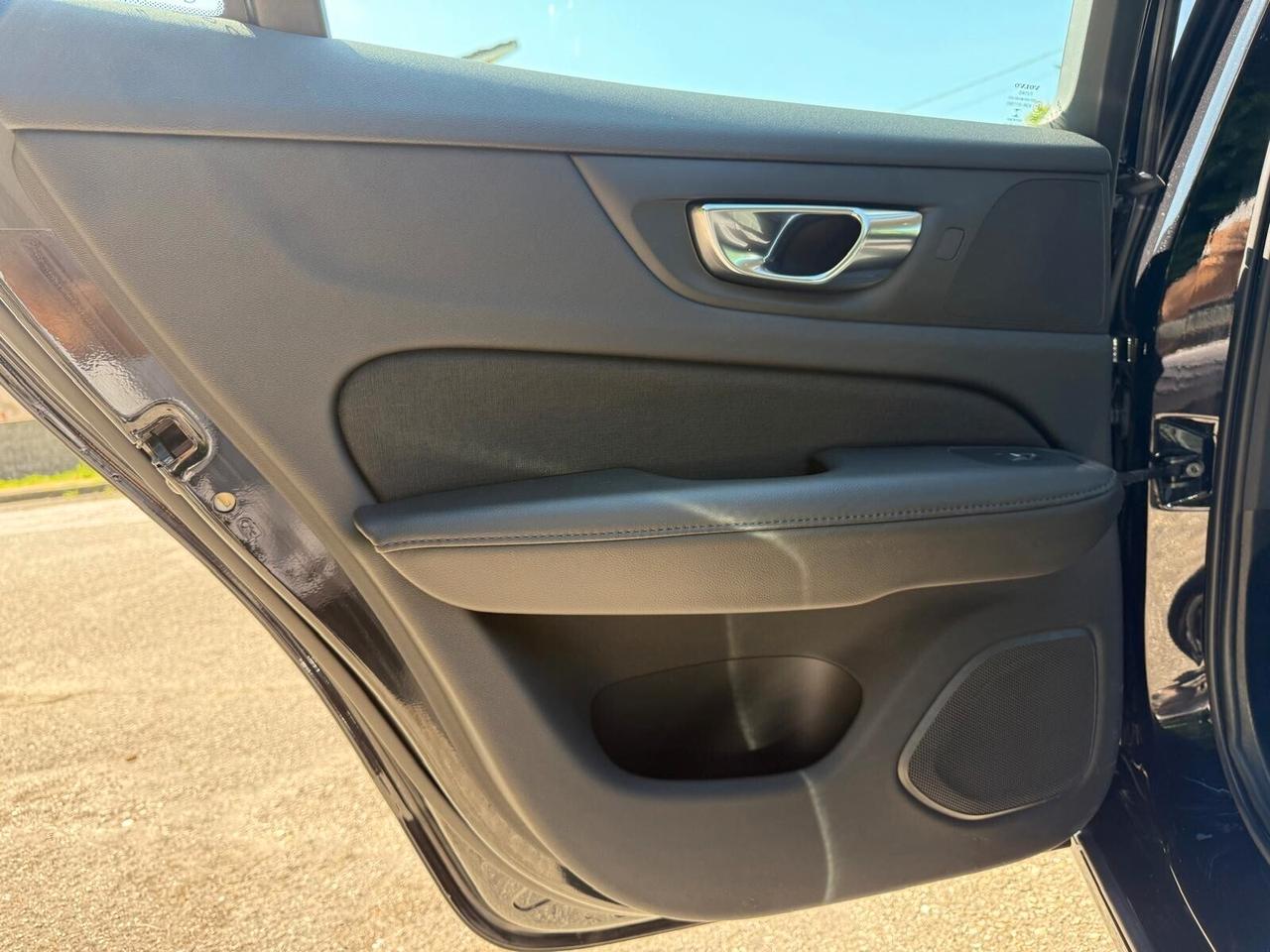 Volvo V60 B4 (d) Geartronic Momentum Pro Business PILOT ASSIST