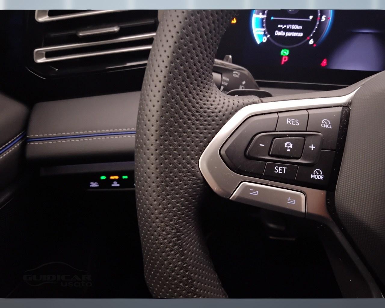 VOLKSWAGEN Tiguan III 2024 - Tiguan 2.0 tdi R-Line 150cv dsg